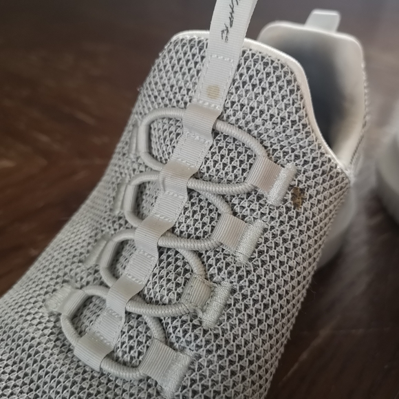 Running shoes. - Picture 2 of 3